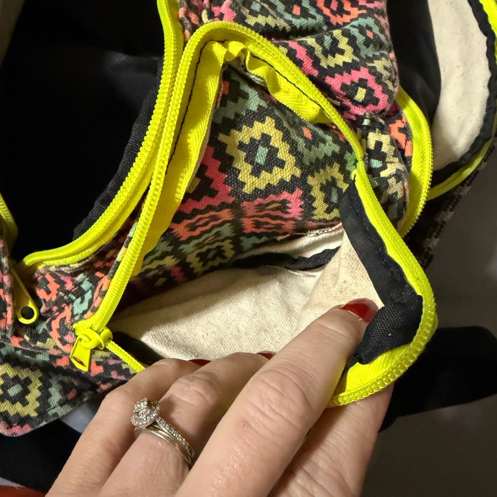 Kavu Multicolor Geometric Backpack - Picture 7 of 12